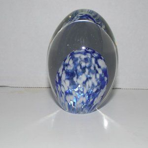 Vtg. Paper Weight Art Glass Blue/White Speckle Egg Shape Hand Blown